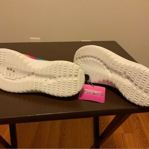 Skechers White Sneakers with Breathable Knit Upper and Cushioned Foam Midsole